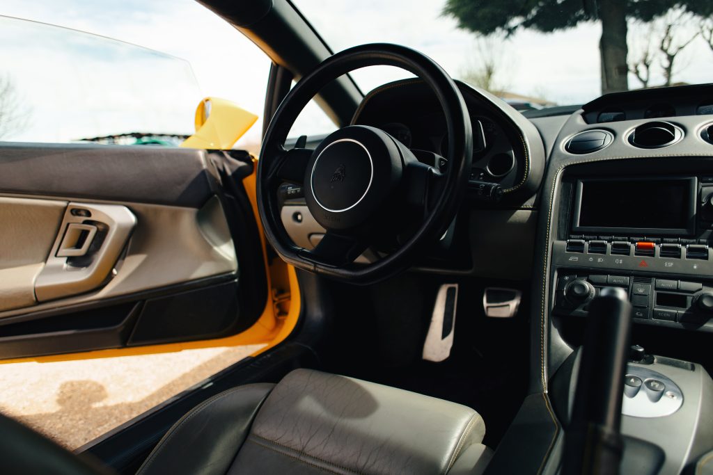 Lamborghini Gallardo V10 cabin 2