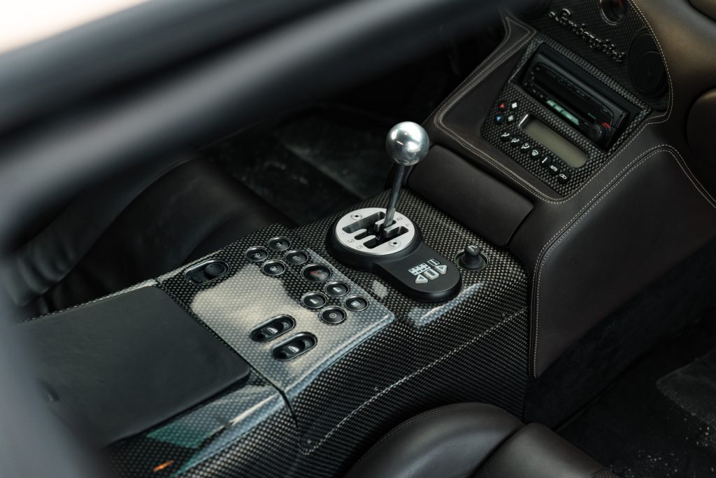 Lamborghini Diablo 6.0 gearshift