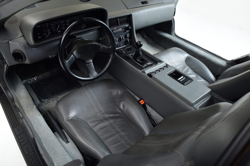 1981 DeLorean DMC 12 interior