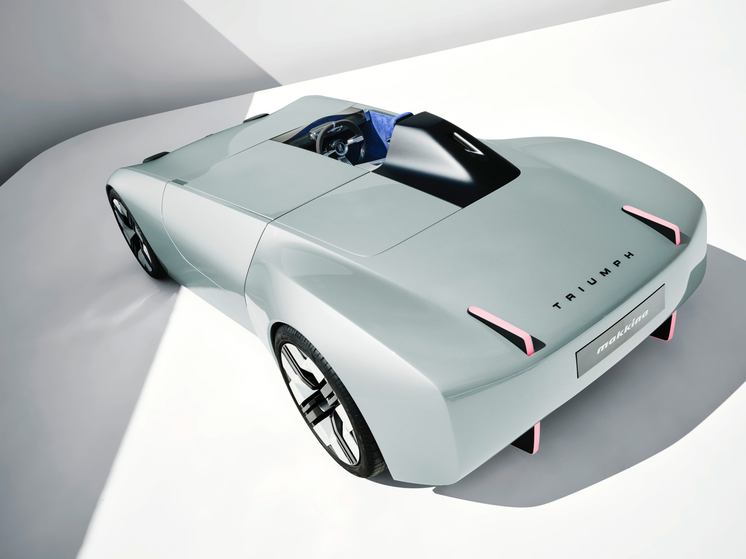 Triumph TR25 by Makkina 10