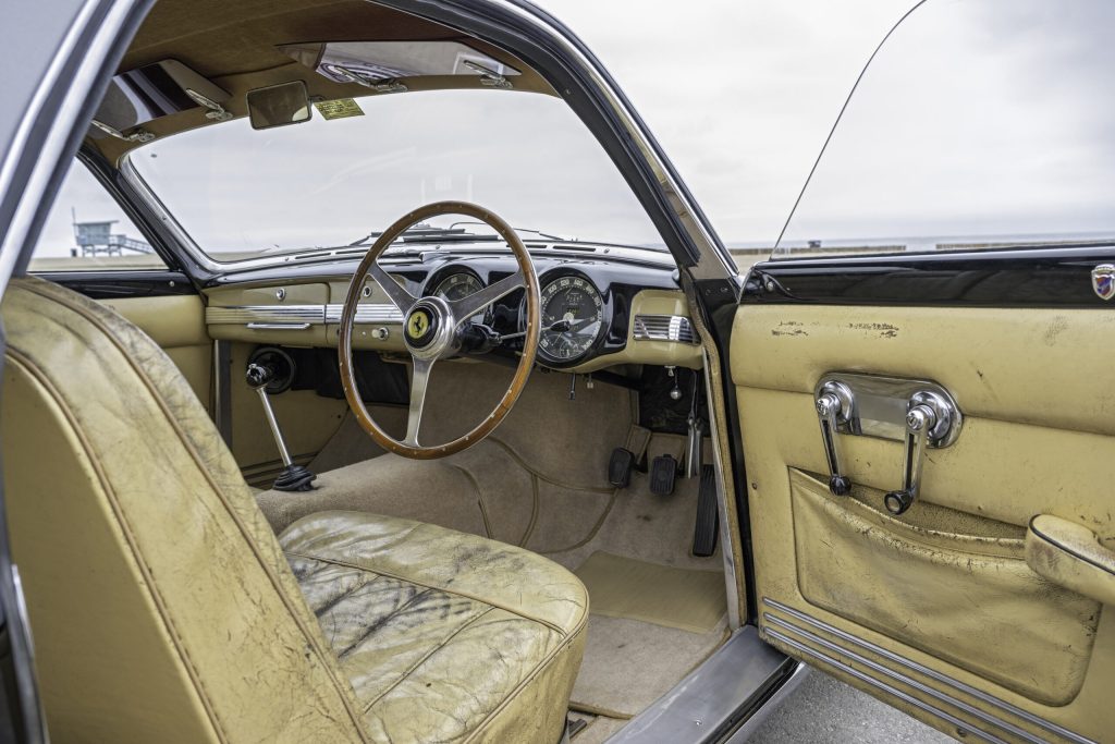 1951-Ferrari-212-Inter-Supergioiello-Coupe-by-Ghia interior