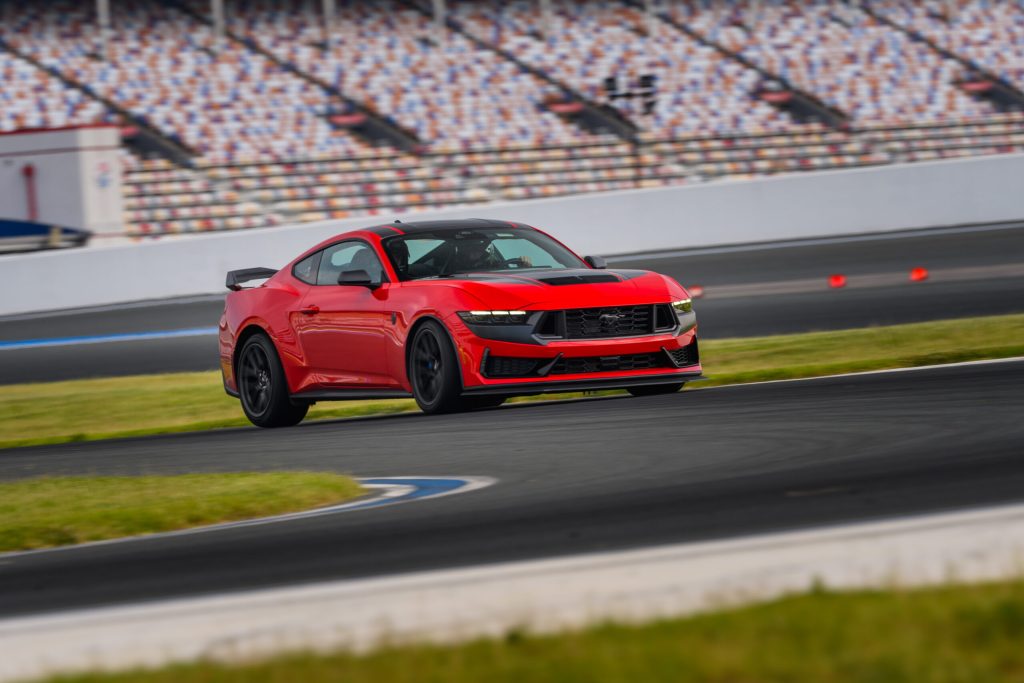 2024 Ford Mustang Dark Horse-mid corner