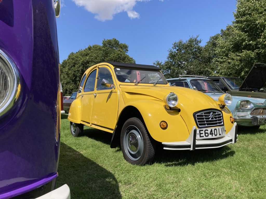 Citroen 2CV at FOTU