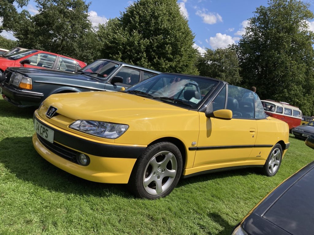 Peugeot 306 cabrio at FOTU