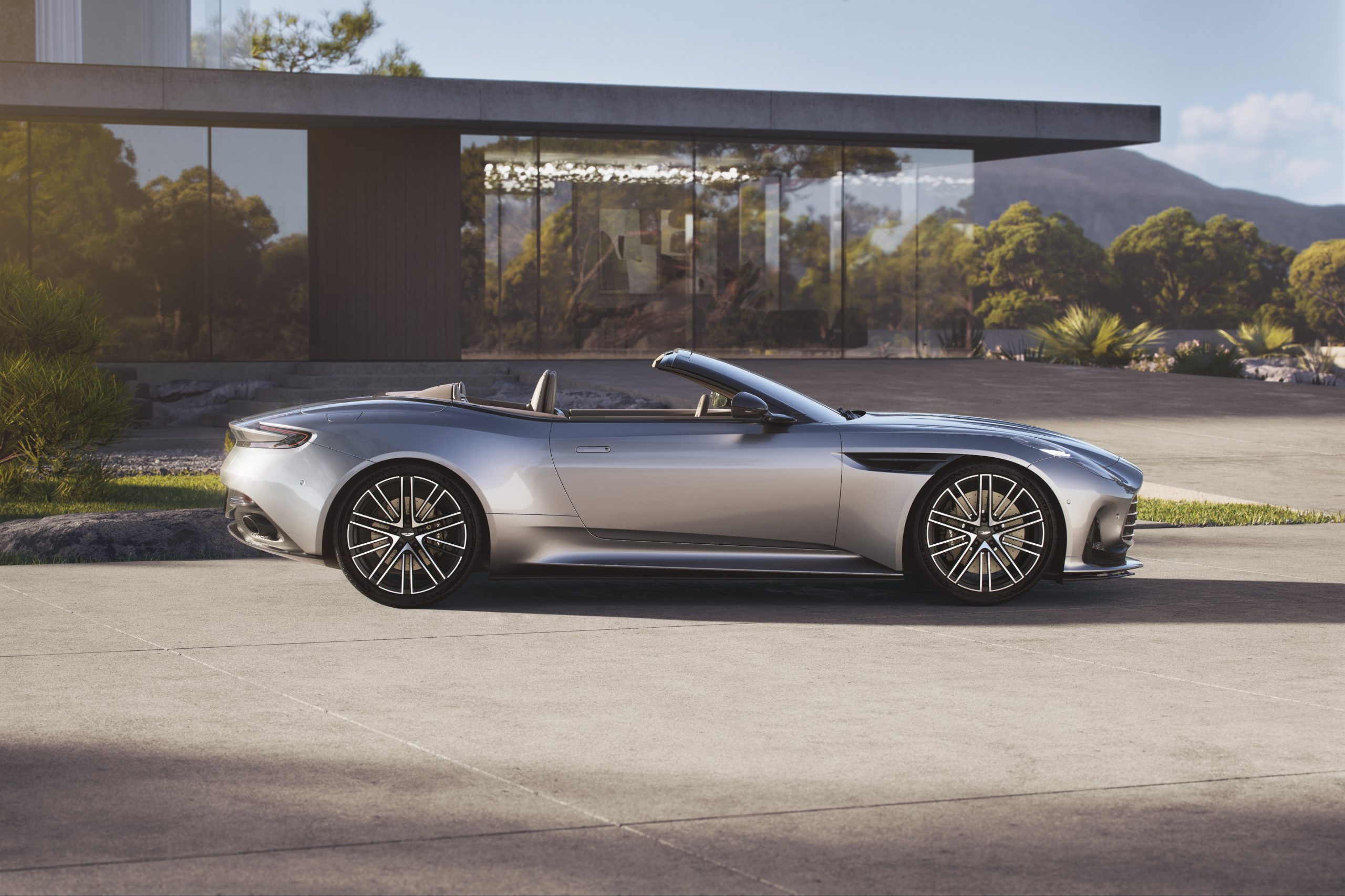 AstonMartinDB12Volante_5