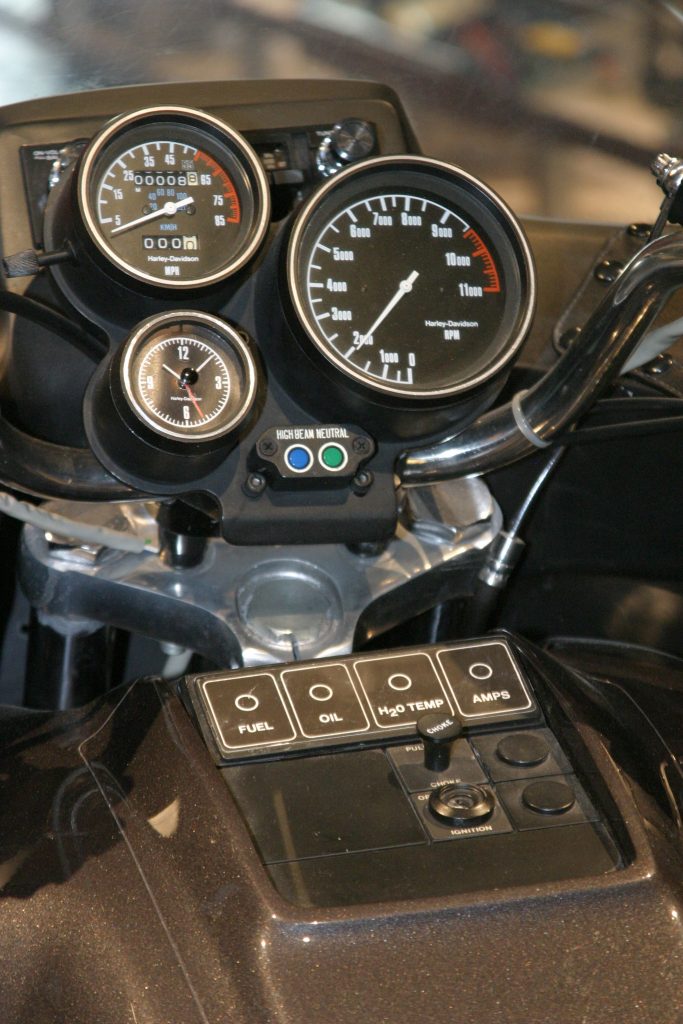 Harley-Davidson Nova gauges