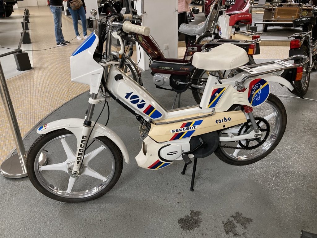 L'Aventure Peugeot Museum-scooter