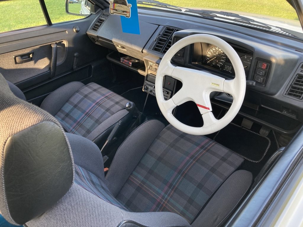 1990 VW Scirocco cockpit