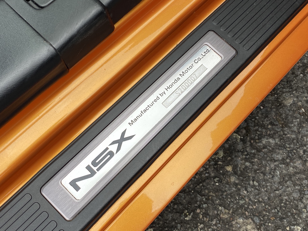 Honda NSX-door sill