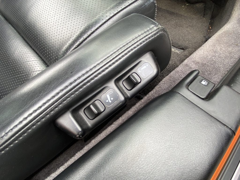 Honda NSX-seat controls
