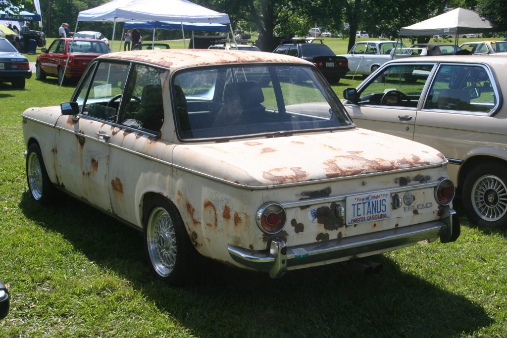 BMW 2002 patina rust