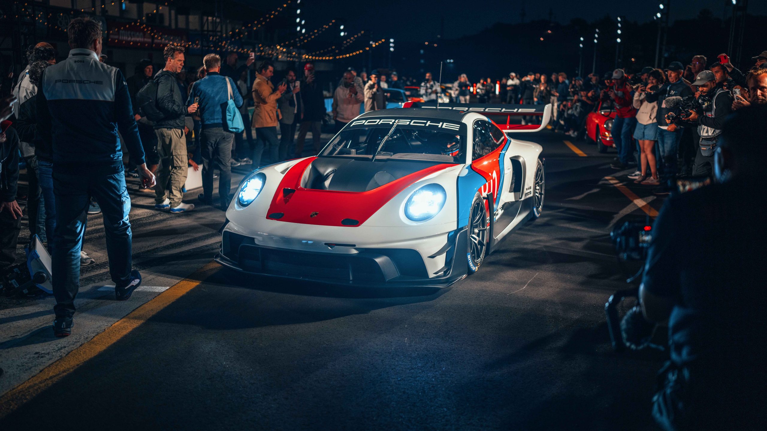 Lucky seven: Porsche 911 GT 3 R rennsport revealed