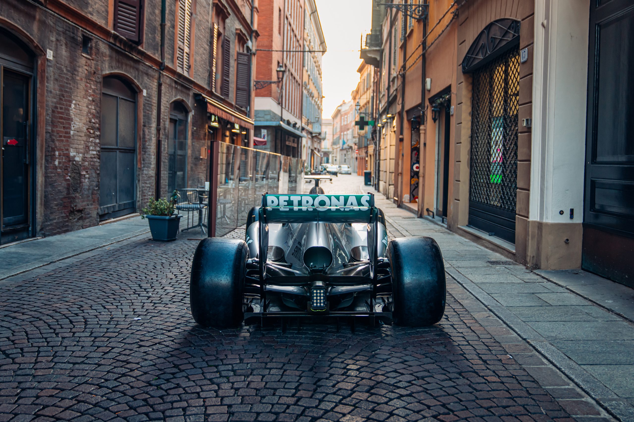 2013-Mercedes-AMG-Petronas-F1-W041410456_