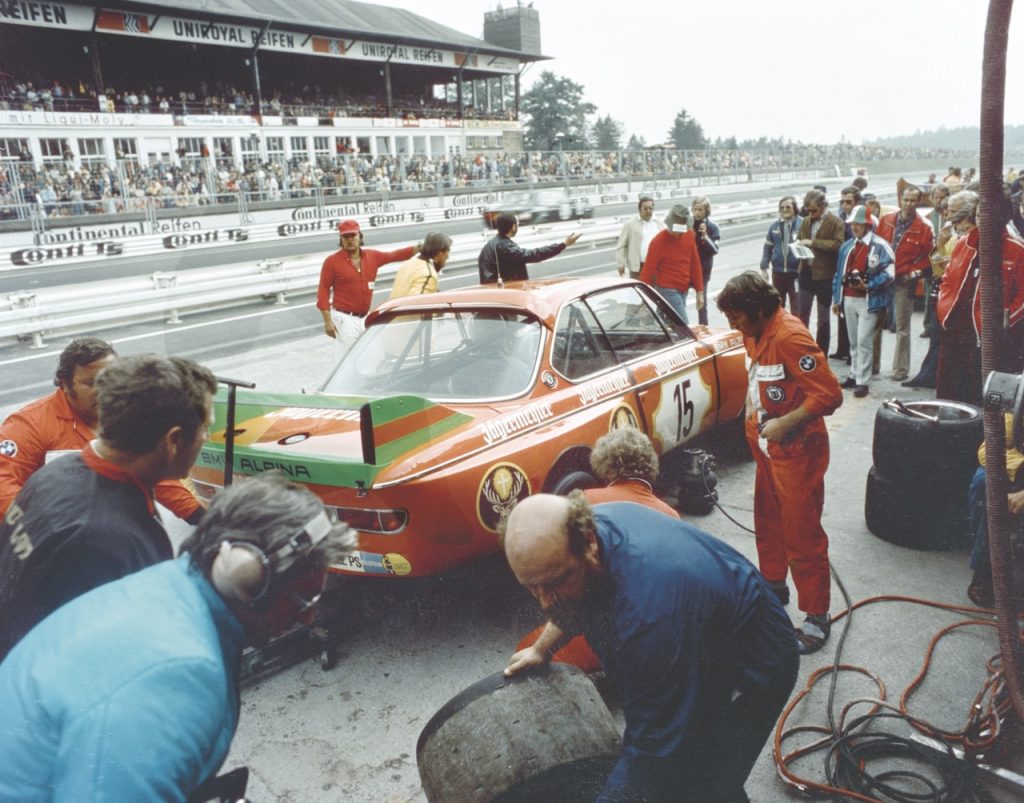 BMW Alpina 3.0 CSL in pits