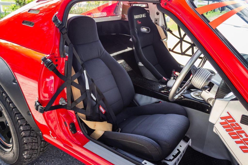 Mazda Eunos MX-5 dune buggy interior