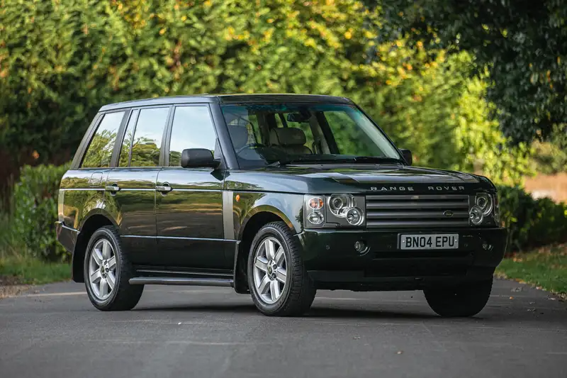 Fit for The Queen, this royal Range Rover is up for auction