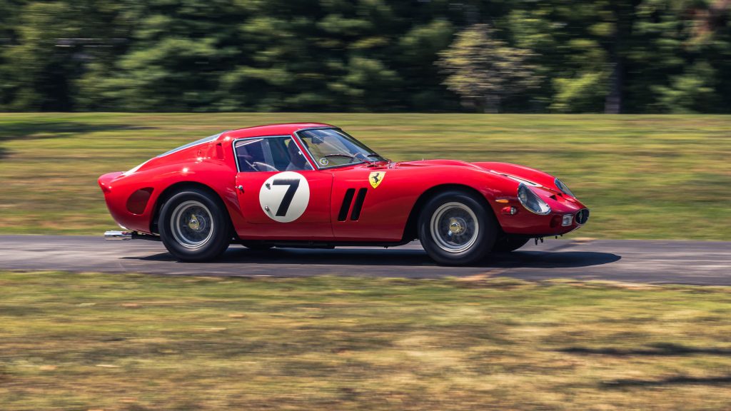 Ferrari GTO 250 side pan action