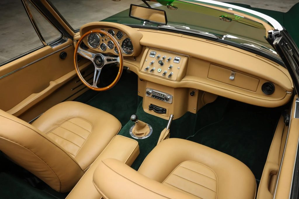 AC 428 interior front full