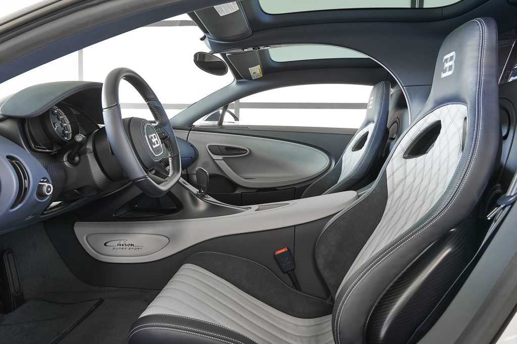 Bugatti Chiron SS interior side