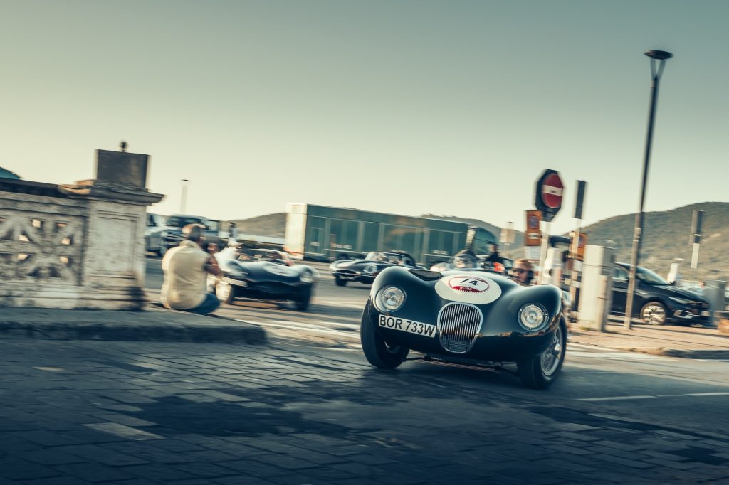 Jaguar-C-type-Continuation front action blur