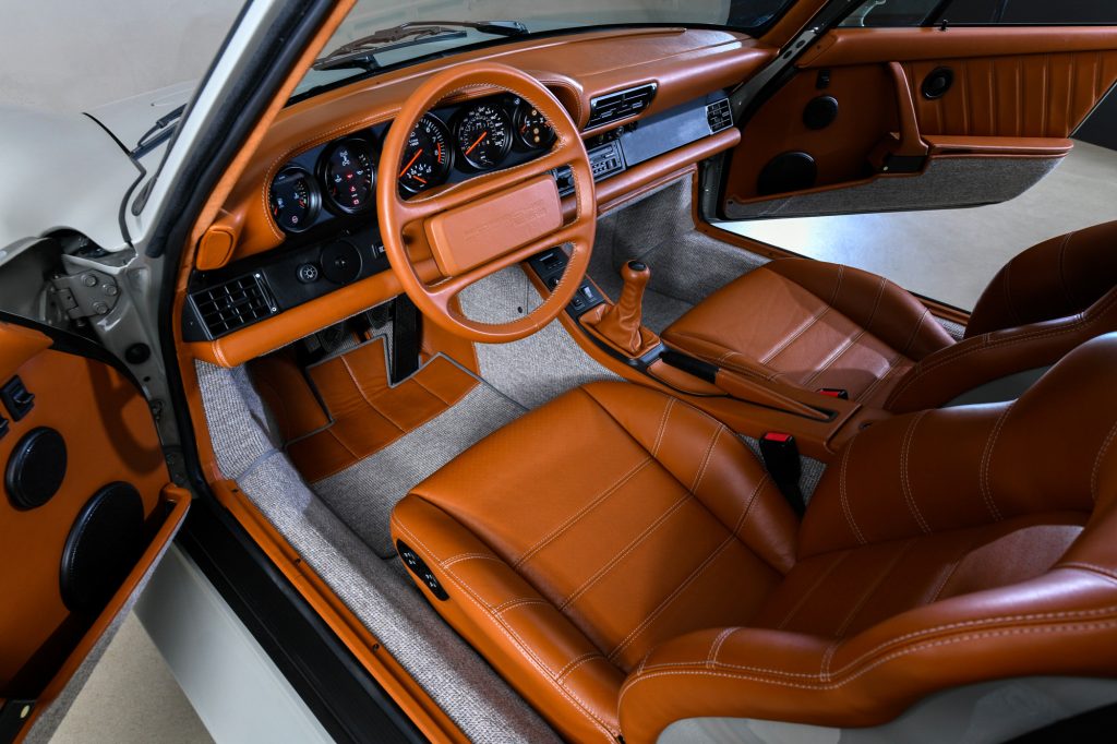 Porsche 959 interior
