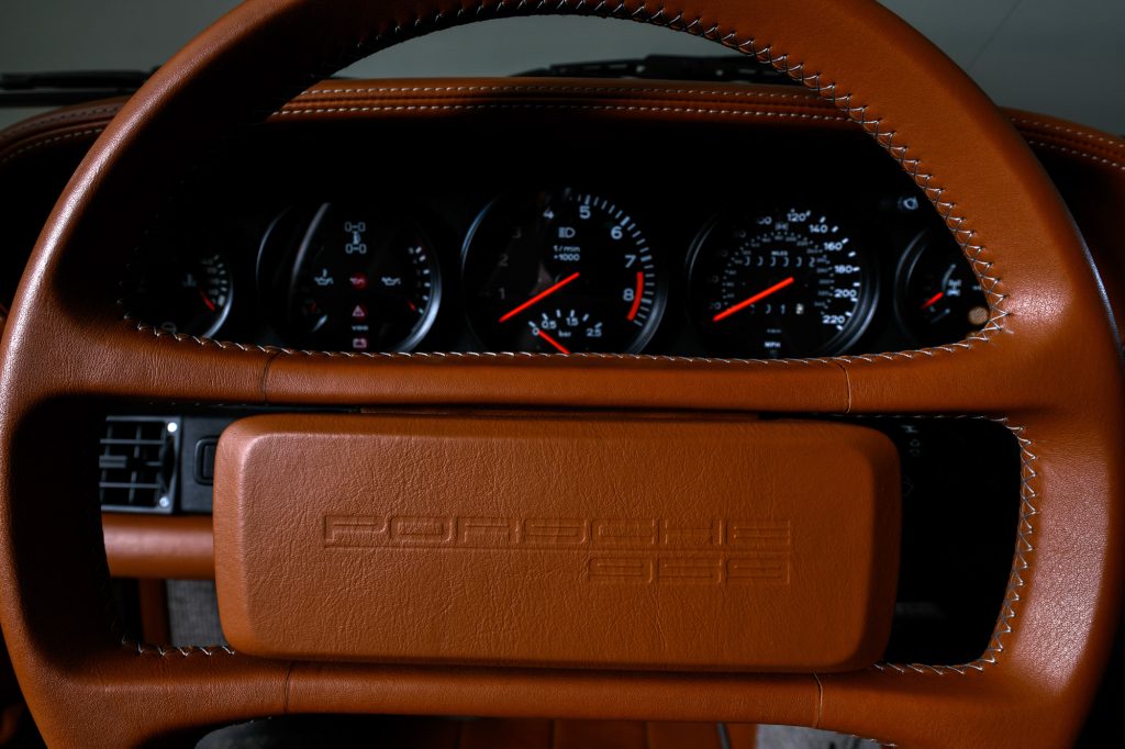 Porsche 959 steering wheel gauges