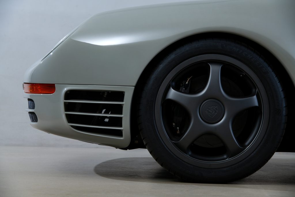 Porsche 959 wheel