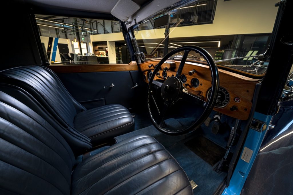 1938 Alvis Speed 25 dhc interior
