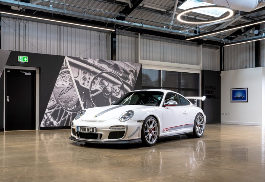 Porsche 997.2 GT3 RS 4.0 front 3/4