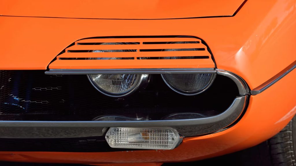 1972 Alfa Romeo Montreal headlight cover