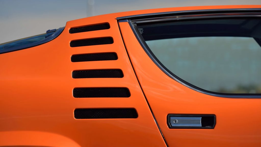 1972 Alfa Romeo Montreal louvers