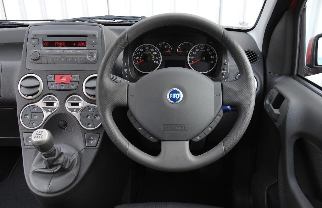 Fiat Panda 100HP cockpit steering wheel shifter