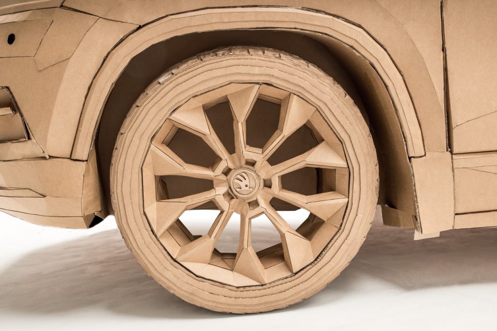 Skoda Karoq wheel cardboard