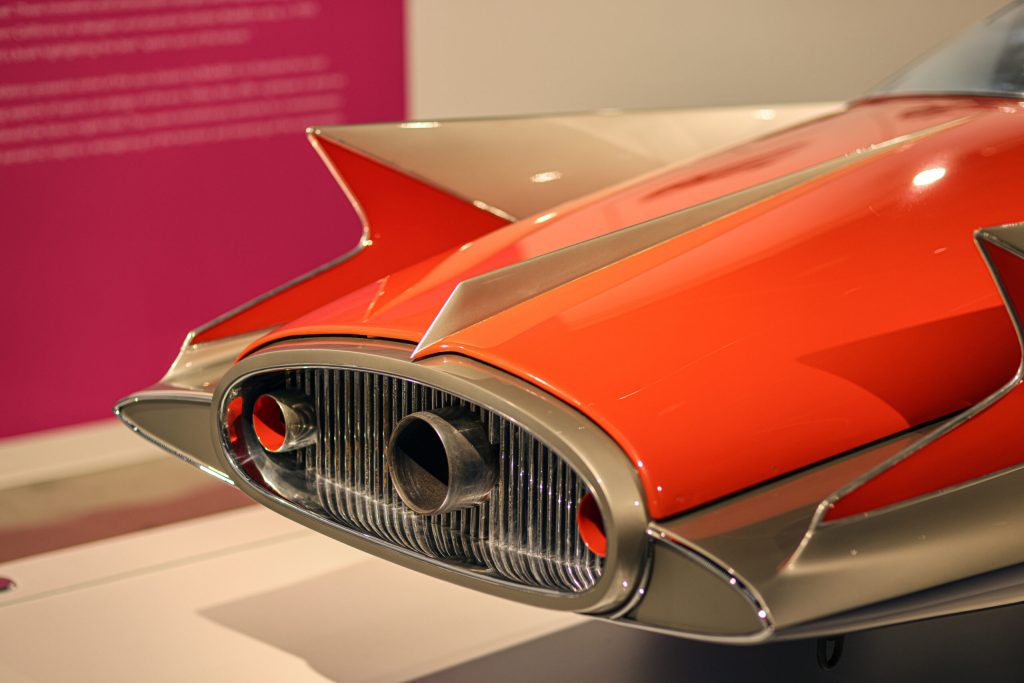 1955-CHRYSLER-GHIA-STREAMLINE-X rear close