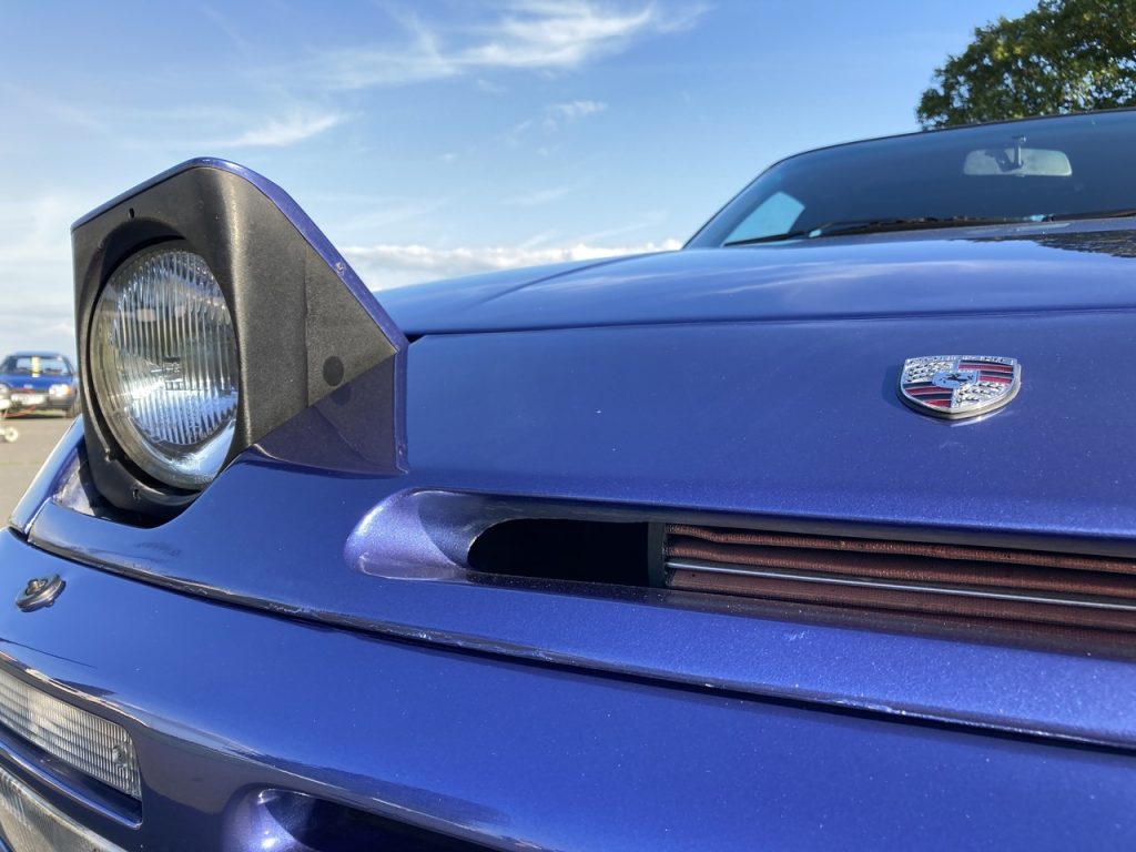 Porsche 944 headlight up