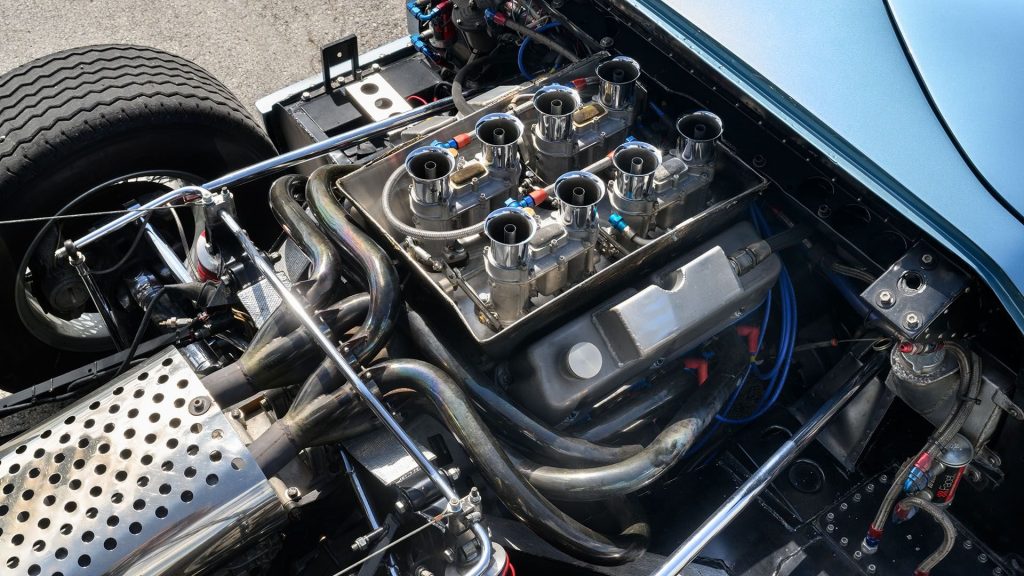 1967-ford-gt40 engine high angle