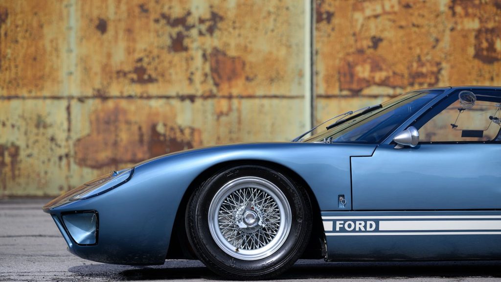 1967-ford-gt40 front end side