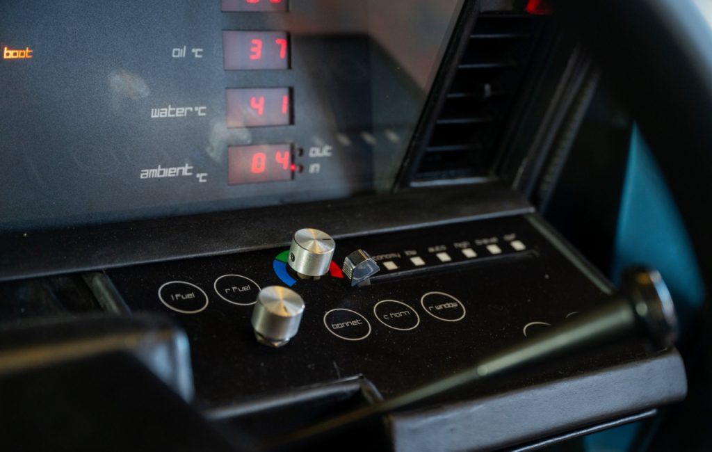 Aston Martin Lagonda controls