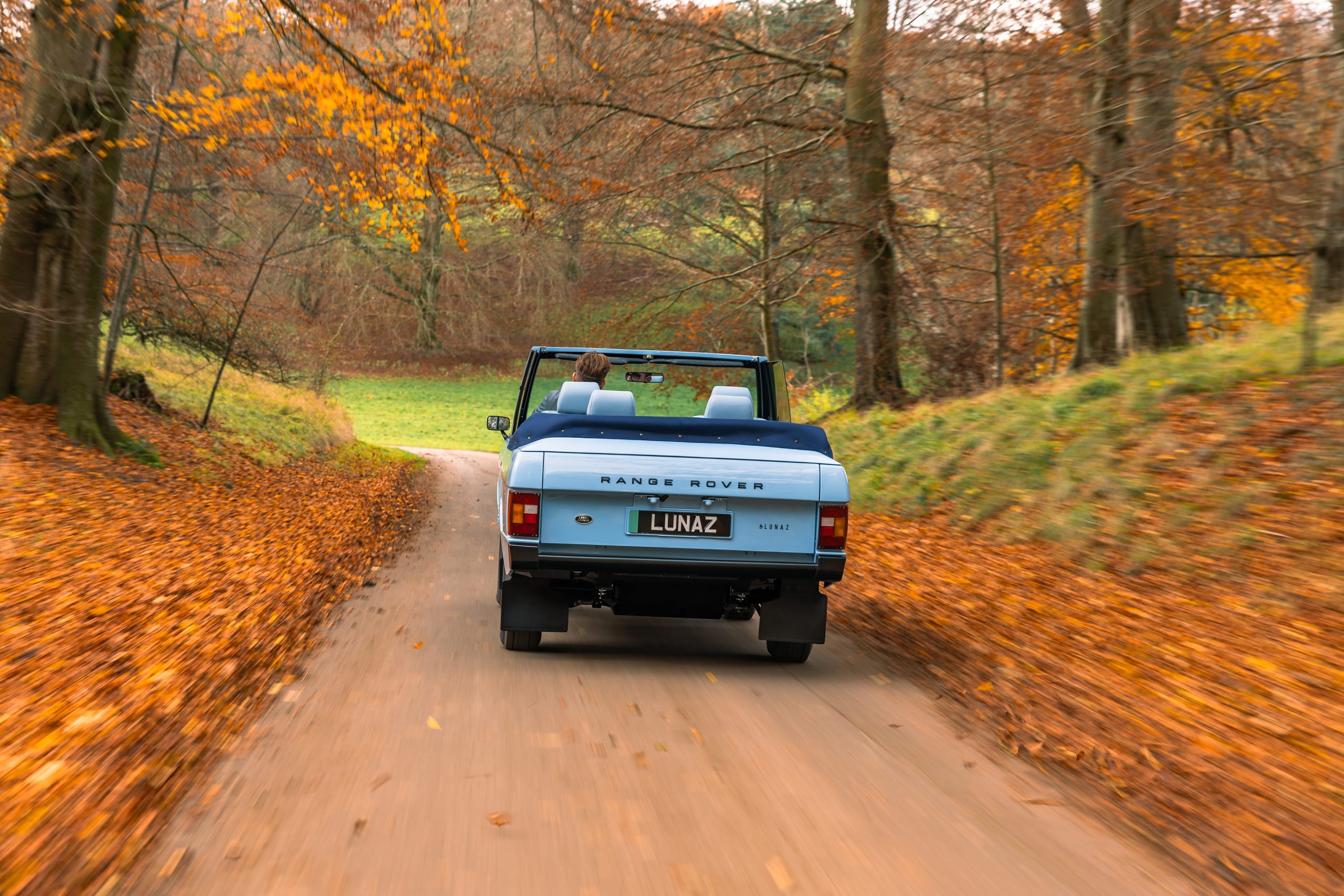 Lunaz Range Rover Safari 7