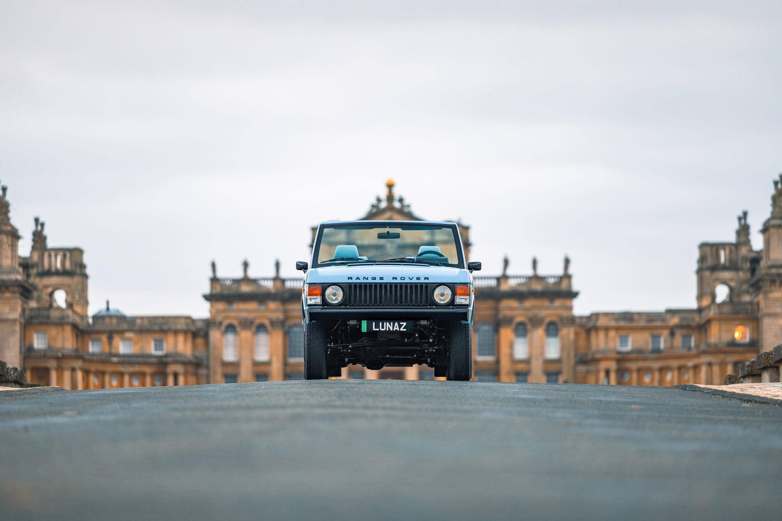 Lunaz Range Rover Safari 11