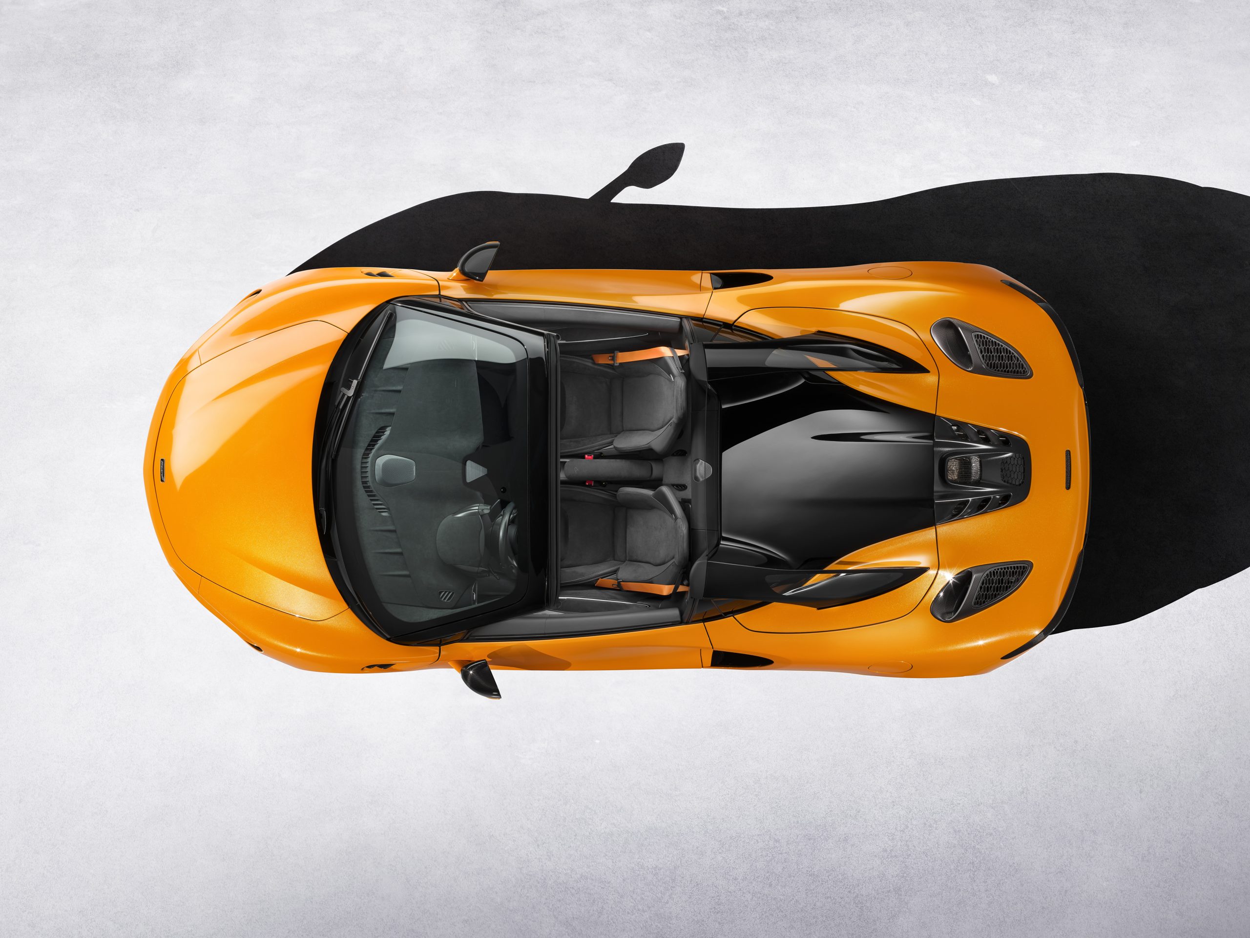New McLaren Artura Spider is Roofless and Ruthless