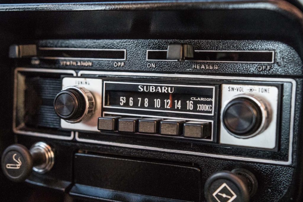 Subaru FF-1 radio
