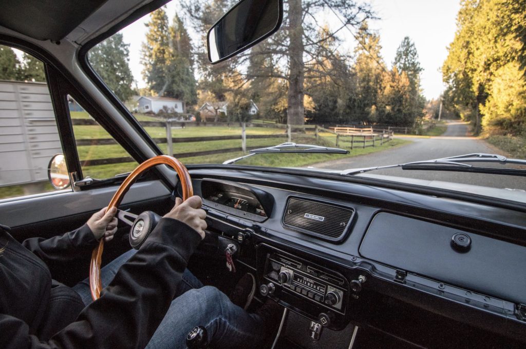 Subaru FF-1 interior driving