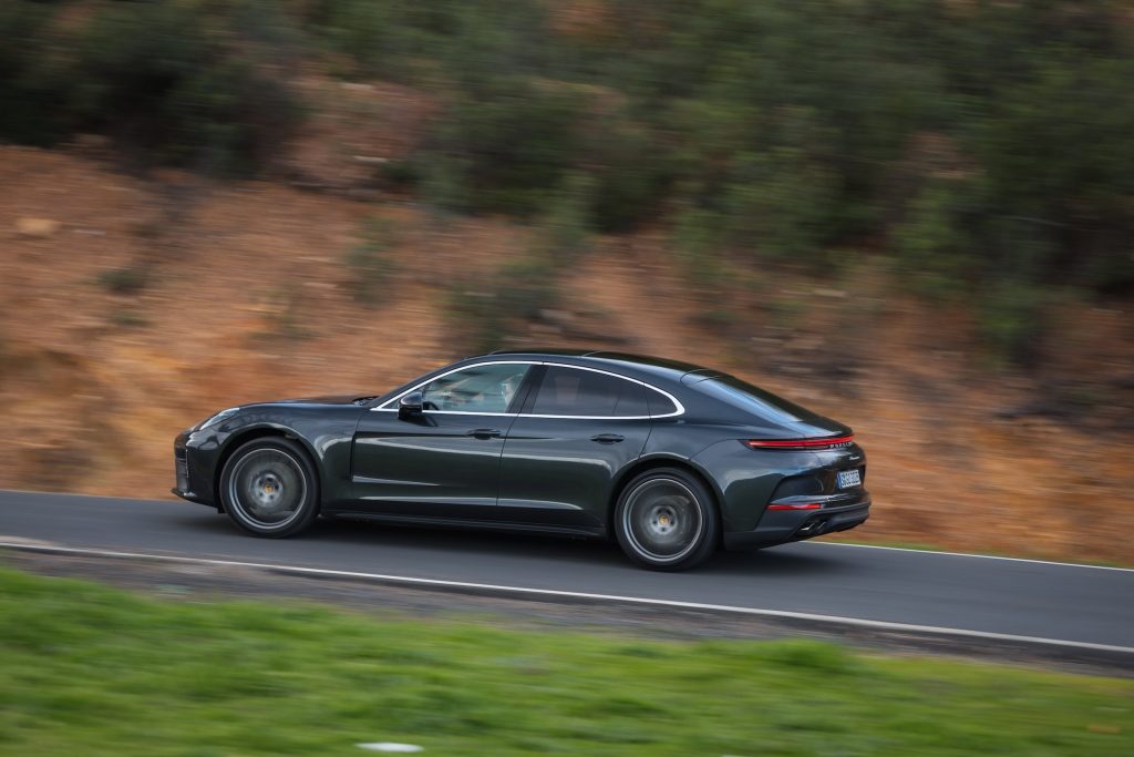 2024-Porsche-Panamera