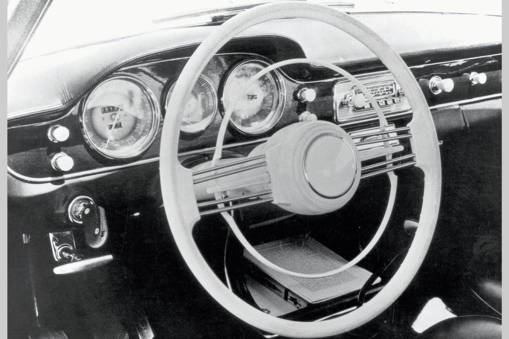 BMW 503 cabriolet steering wheel b/w