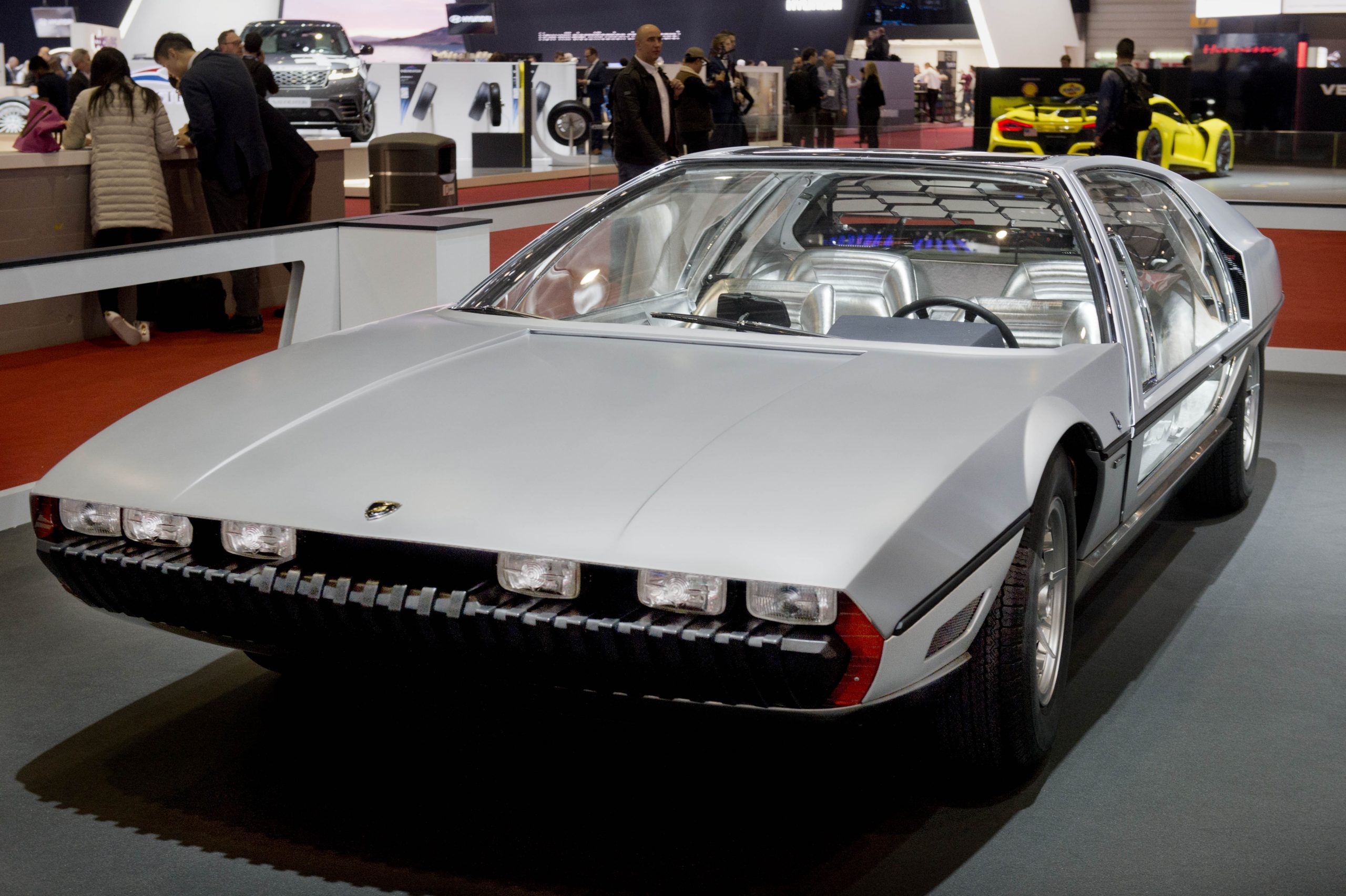 Lamborghini Marzàl Concept Car front three quarter