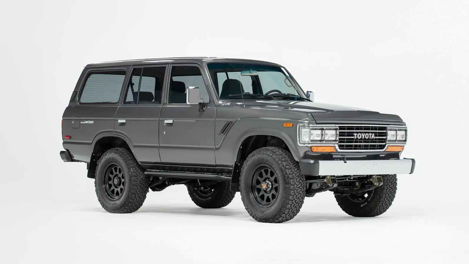 This Classic Land Cruiser Wants to be a Porsche