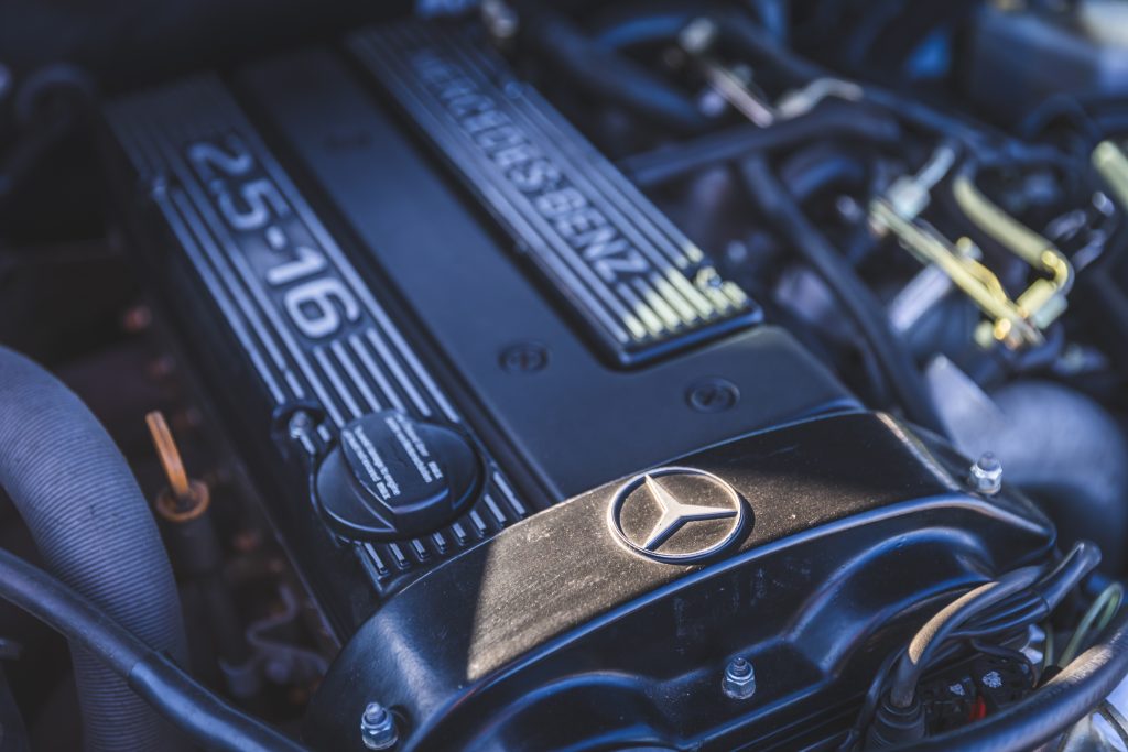 1990-Mercedes-Benz-190E-Evo-II engine