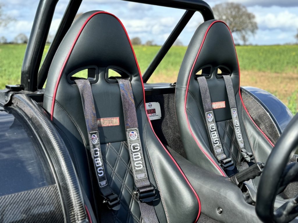 GBS Zero sports car seats