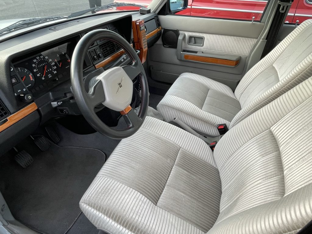 Volvo boss 1988 240 Turbo interior